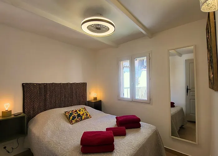 De L'eglise Calvi (Corsica)